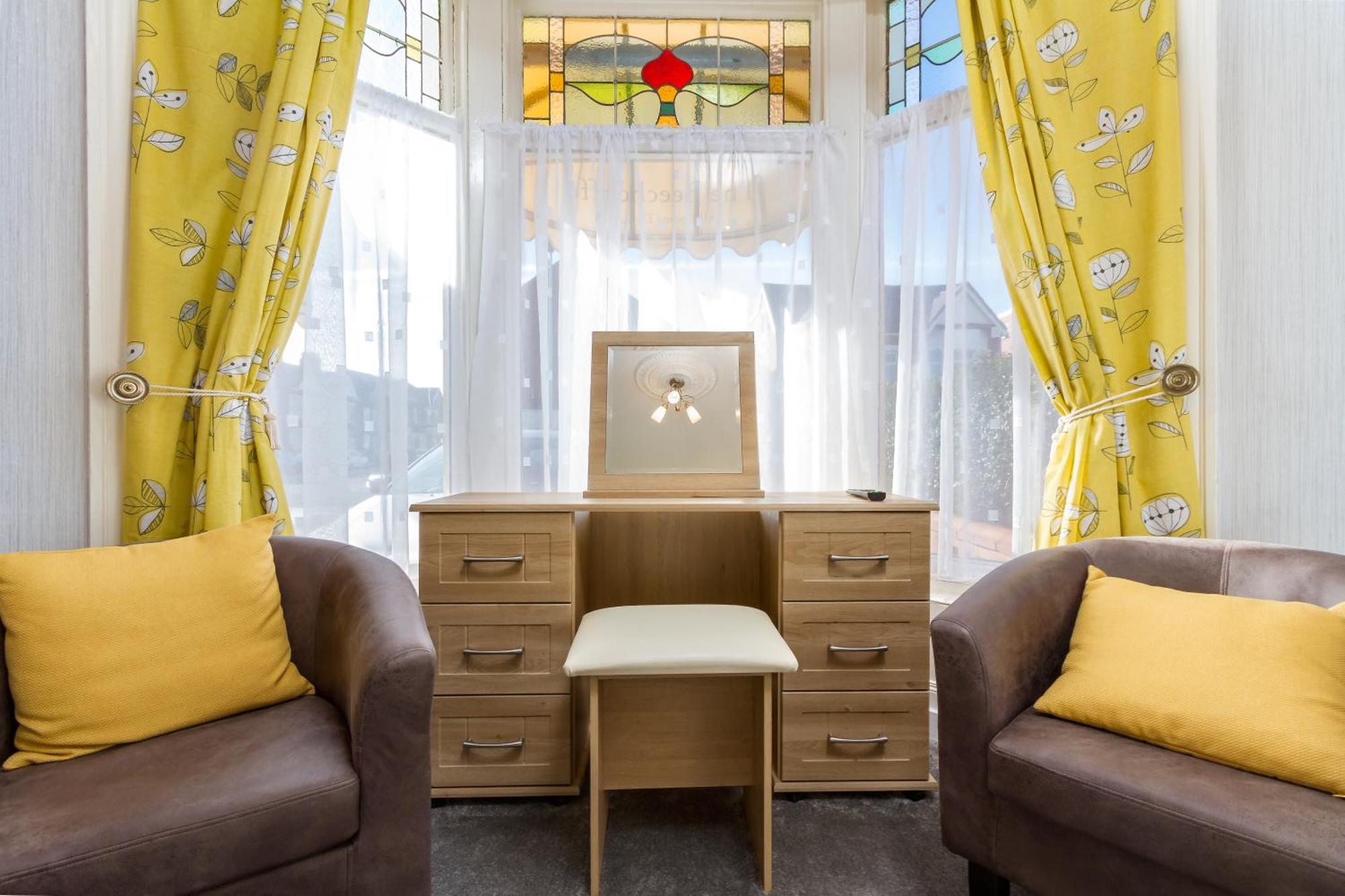 The Beechcliffe Hotel - Over 35'S Only 黑潭 客房 照片